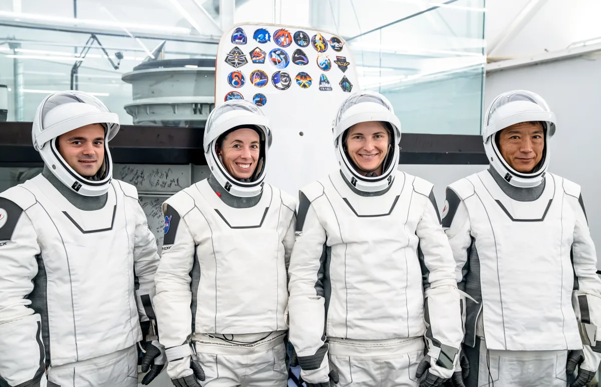 Imagem ilustrativa de astronautas em trajeto para a ISS